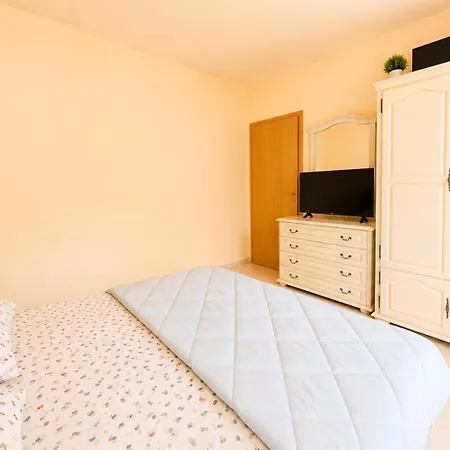 Apartment Diamond Bay - Pool And