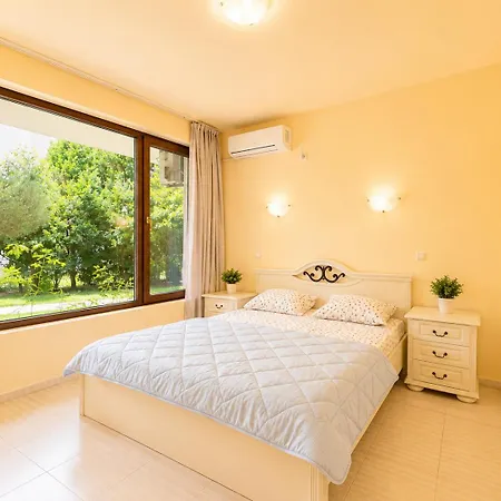Apartment Diamond Bay - Pool And